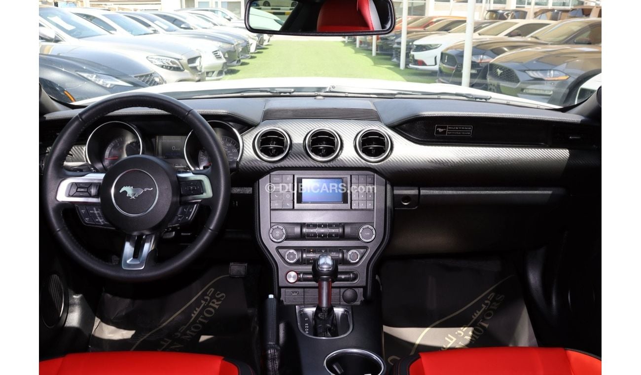 Ford Mustang Ford Mustang EcoBoost / 2020 / USA