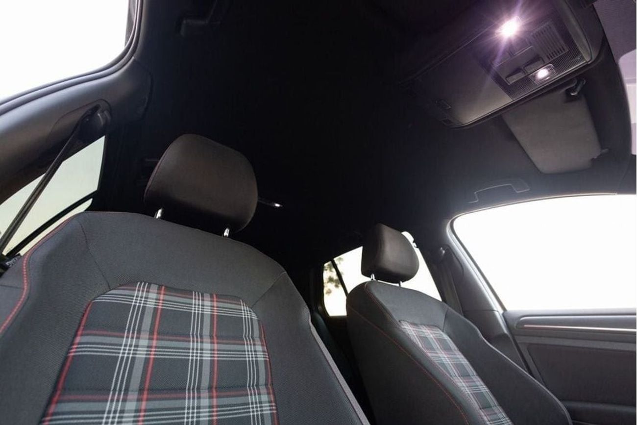 فولكس واجن جولف GTI Fabric + 2.0L Volkswagen Golf GTI 2019 GCC under Warranty with Flexible Down-Payment.