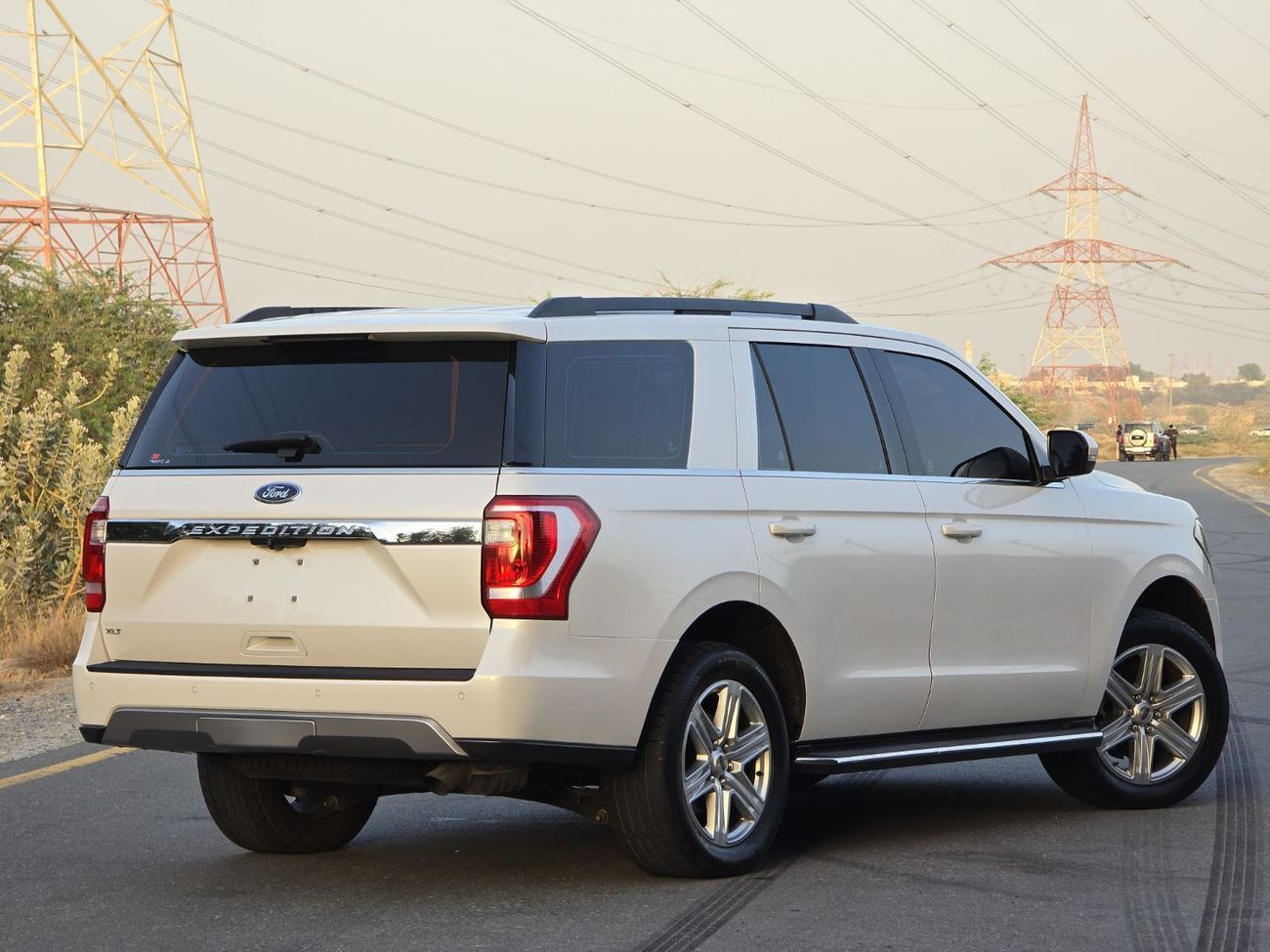 Ford Expedition XLT 3.5L (380 HP) 4WD FORD EXPEDITION XLT 2019 GCC FULL OPITION // PERFECT CONDITION