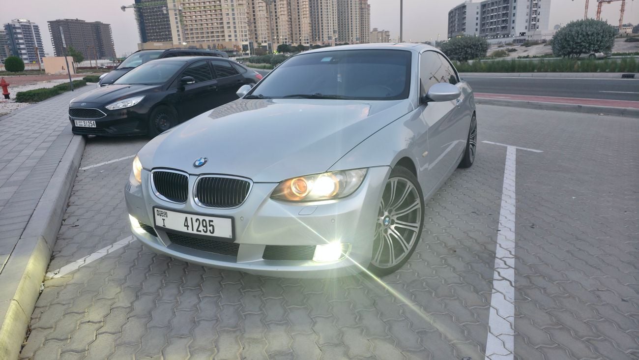 بي أم دبليو 325i E93 Hard Top Convertible