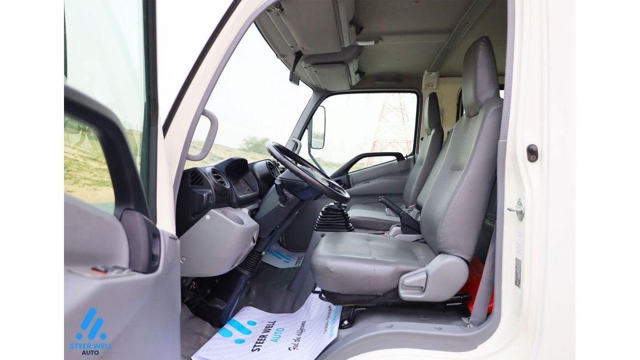 هينو 300 614 / Dual Cab 4.0L RWD / Diesel M/T with Rear AC / Like New Condition / GCC Specs