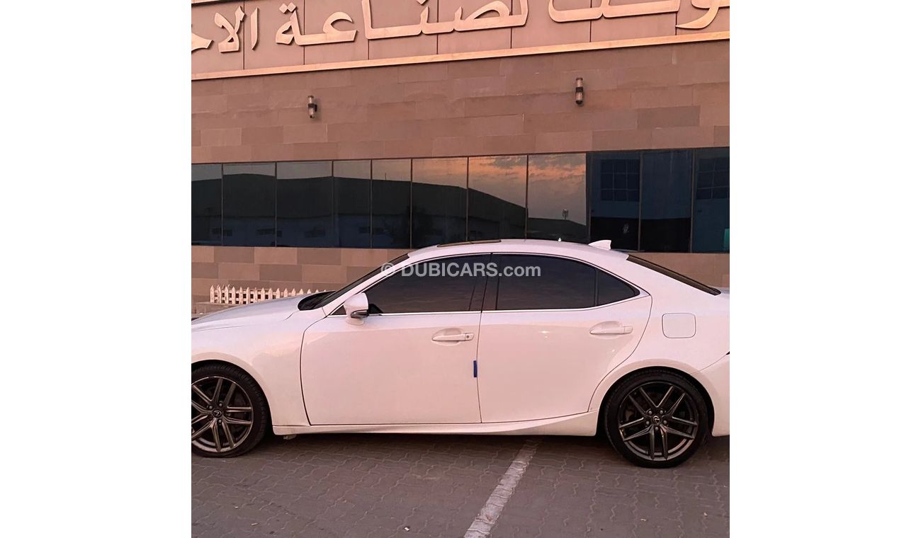 Lexus IS 200 Lexus IS200t F SPORT Model: 2016 Price: 30,000 dirhams Walk: 106,000 km American imported Full optio
