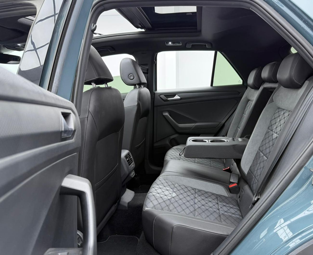 Volkswagen T ROC R-line 1.4L 2023 Volkswagen T-Roc R-Line, Warranty, Full Volkswagen Service History, Low Km, GCC