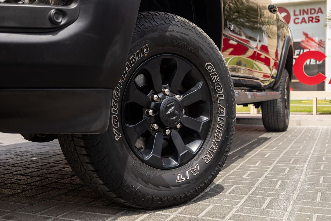 RAM 2500 Power Wagon 6.4L 4WD (5 Seater)