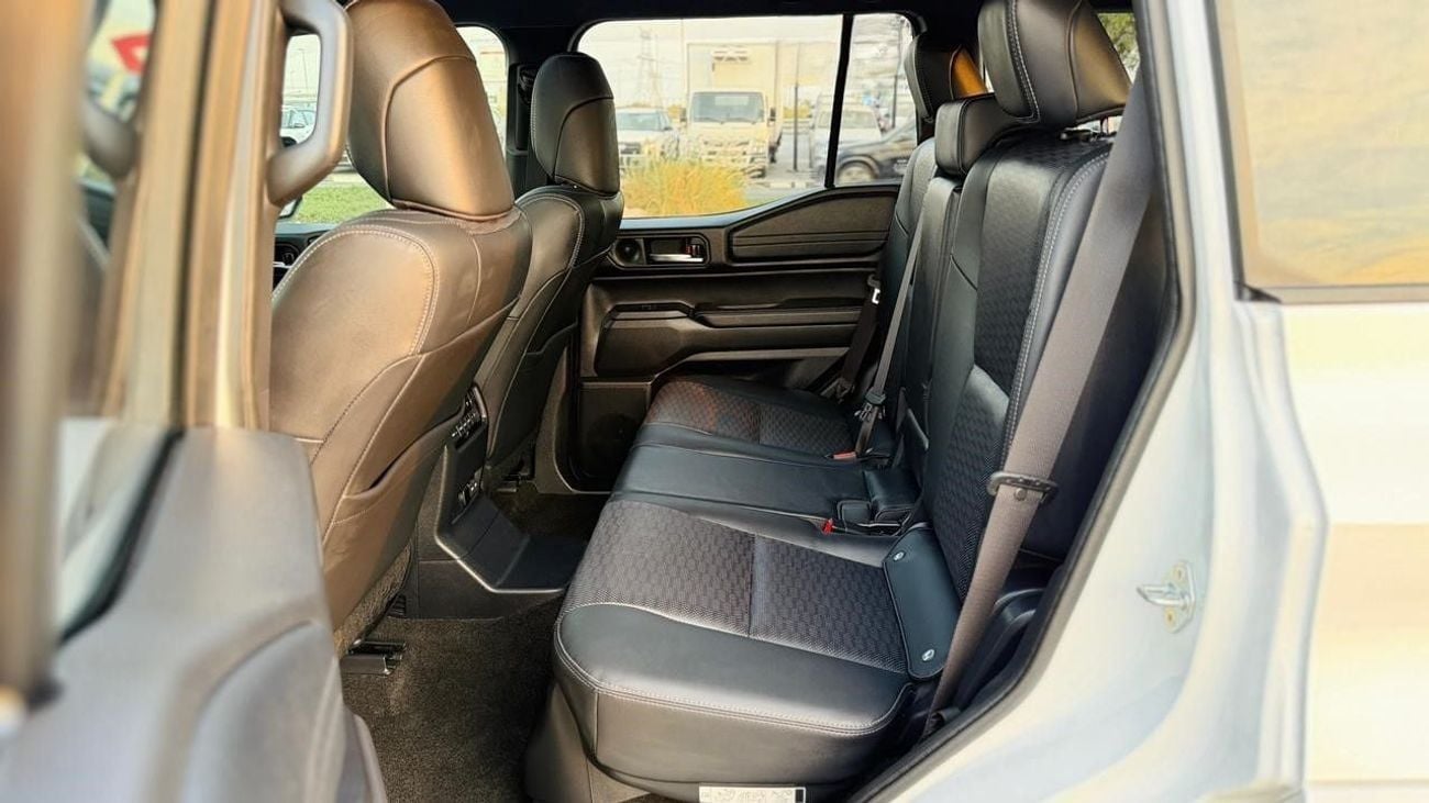 تويوتا برادو KAKADU | BRAND NEW CONDITION | 360 VIEW CAMERA | ELECTRIC HEATED & MEMORY SEATS | AT | PANORAMIC SUN