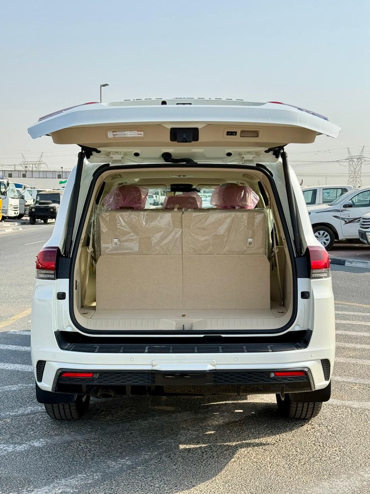 تويوتا لاند كروزر Toyota Land Cruiser VXR 3.5L 2026 White