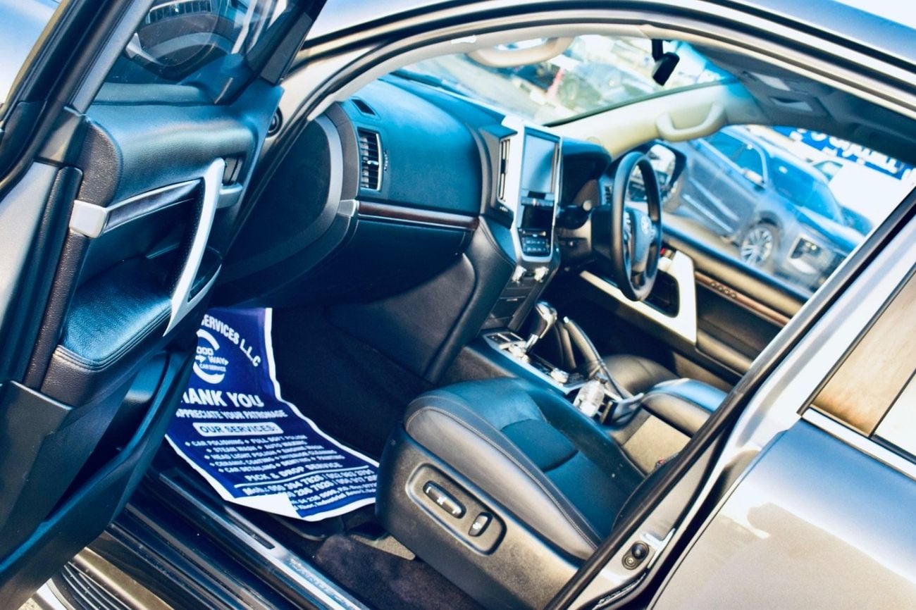 Toyota Land Cruiser VXR