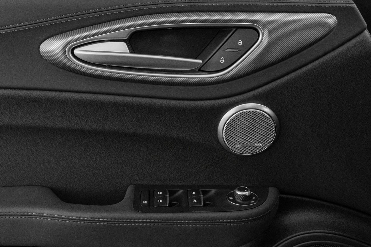 Alfa Romeo Giulia 2024 Alfa Romeo Giulia Q2 / 5 Year Alfa Romeo Warranty & Service Contract