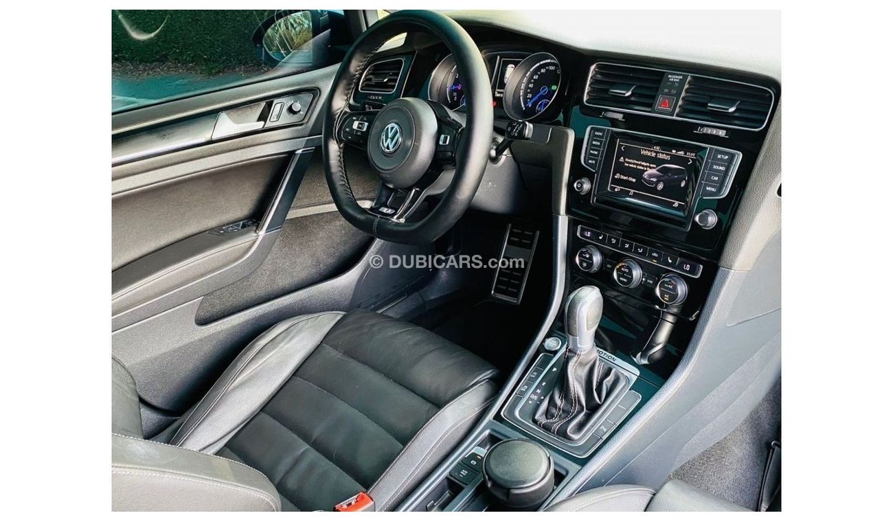 Volkswagen Golf VOLKSWAGEN GOLF R 2016 GCC full option perfect condition