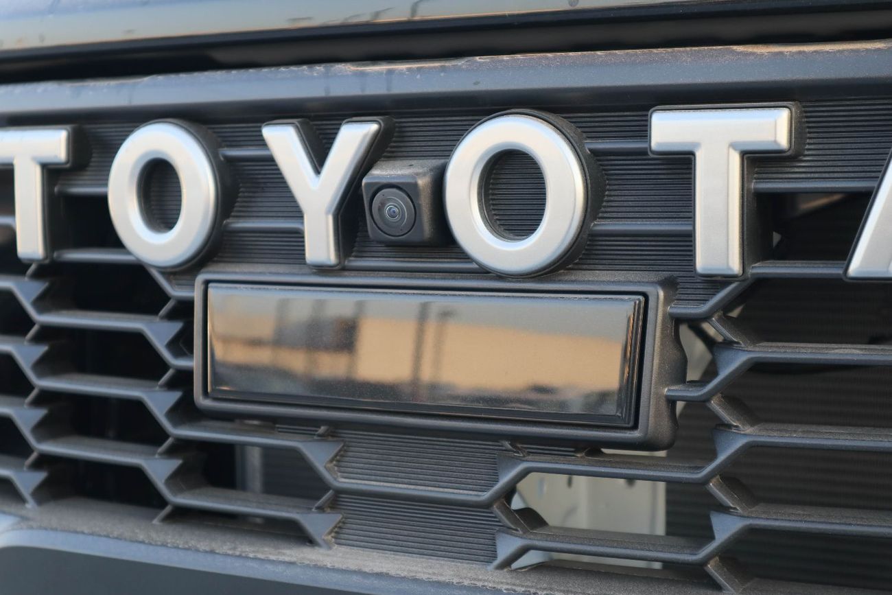 تويوتا هيلوكس GR Sport 4.0L