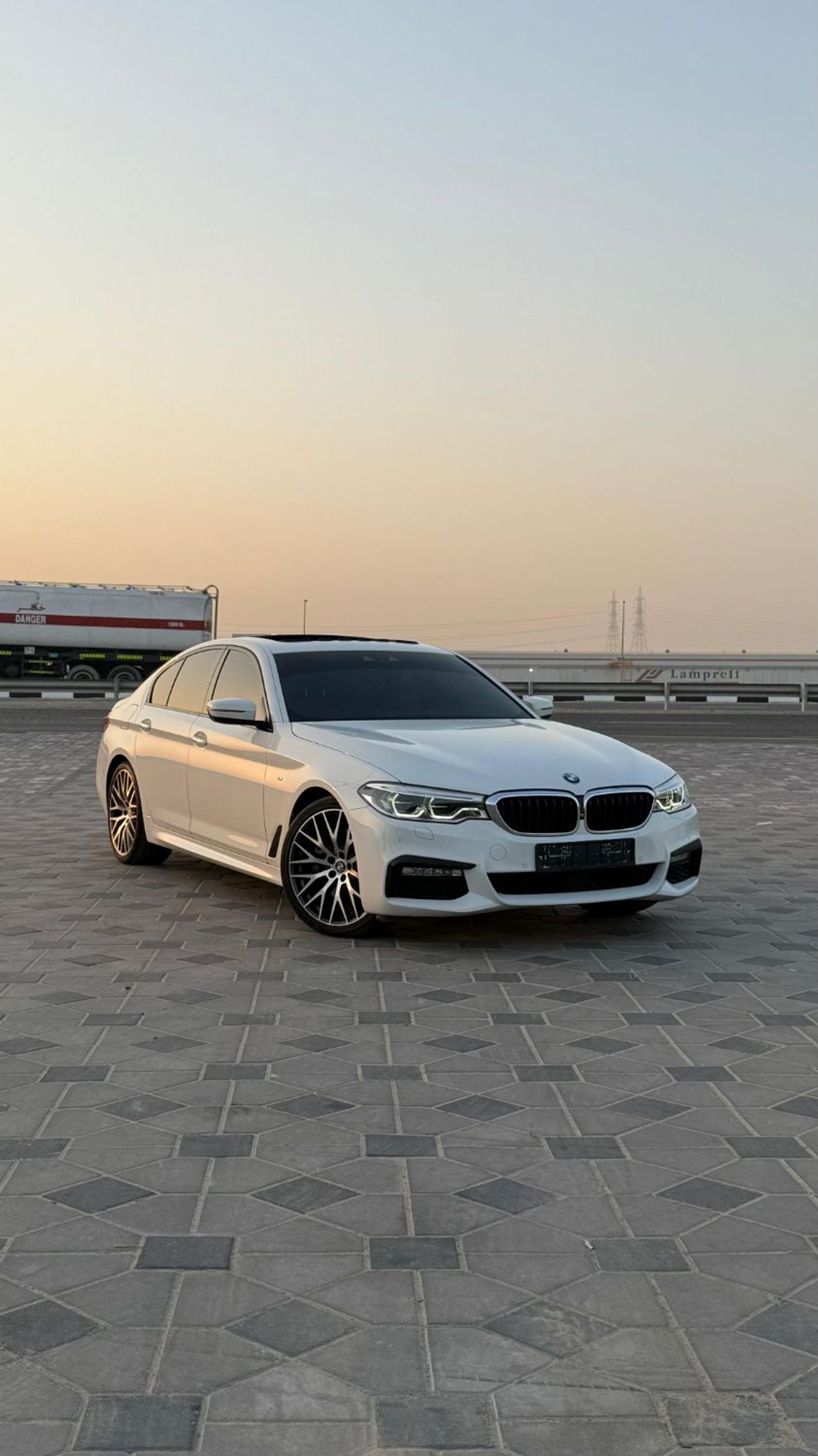 BMW 530i Luxury M Sport Package 2.0L