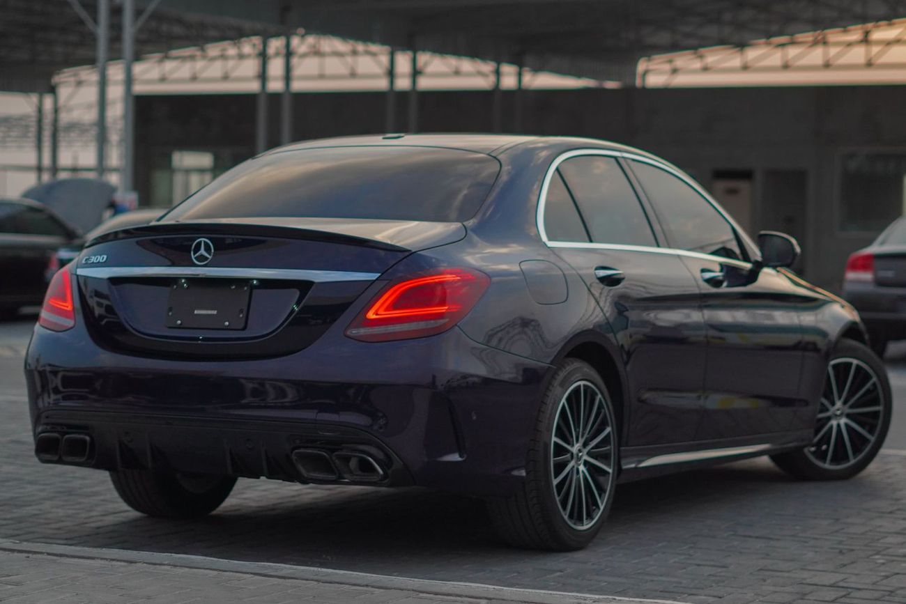 Mercedes-Benz C 300 Std 2.0L (258 HP)