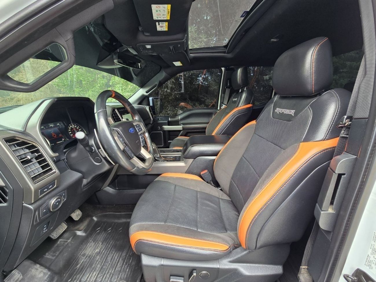 فورد إف-150 رابتور FORD F-150 RAPTOR 2018 GCC ORGINAL PAINT // ACCIDENT FREE // GOOD CONDITION