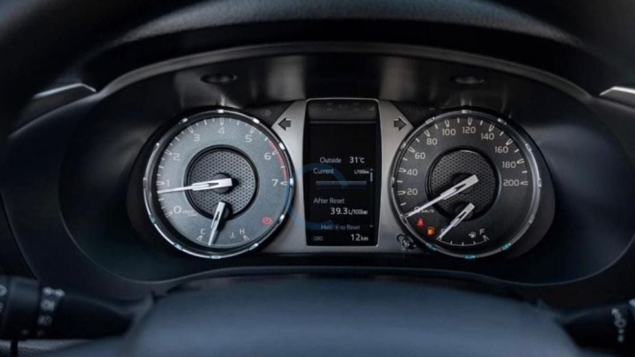 تويوتا هيلوكس Toyota Hilux 2.7L Petrol M/T 2023 Gray