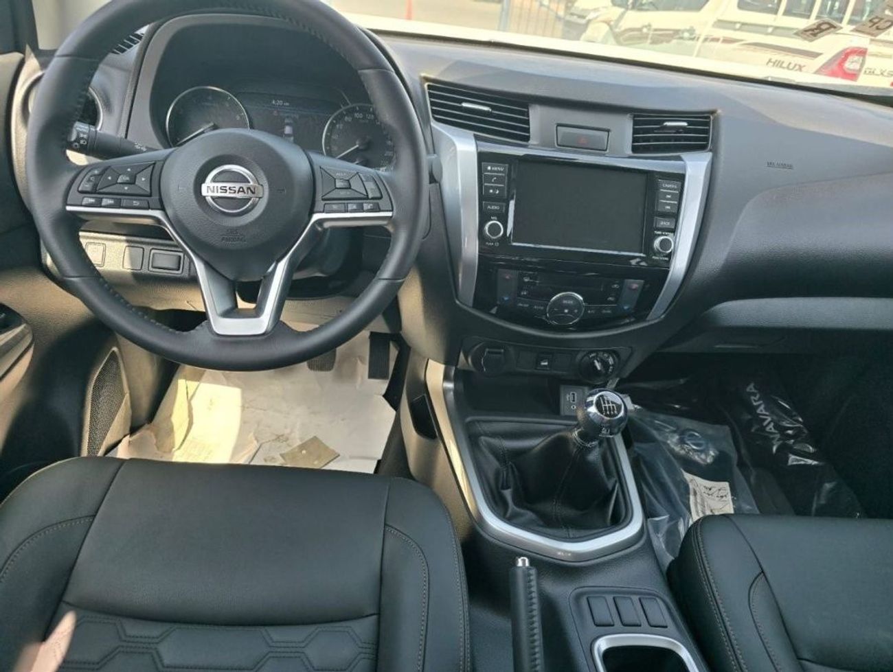 نيسان نافارا Std 2.5L 4WD M/T