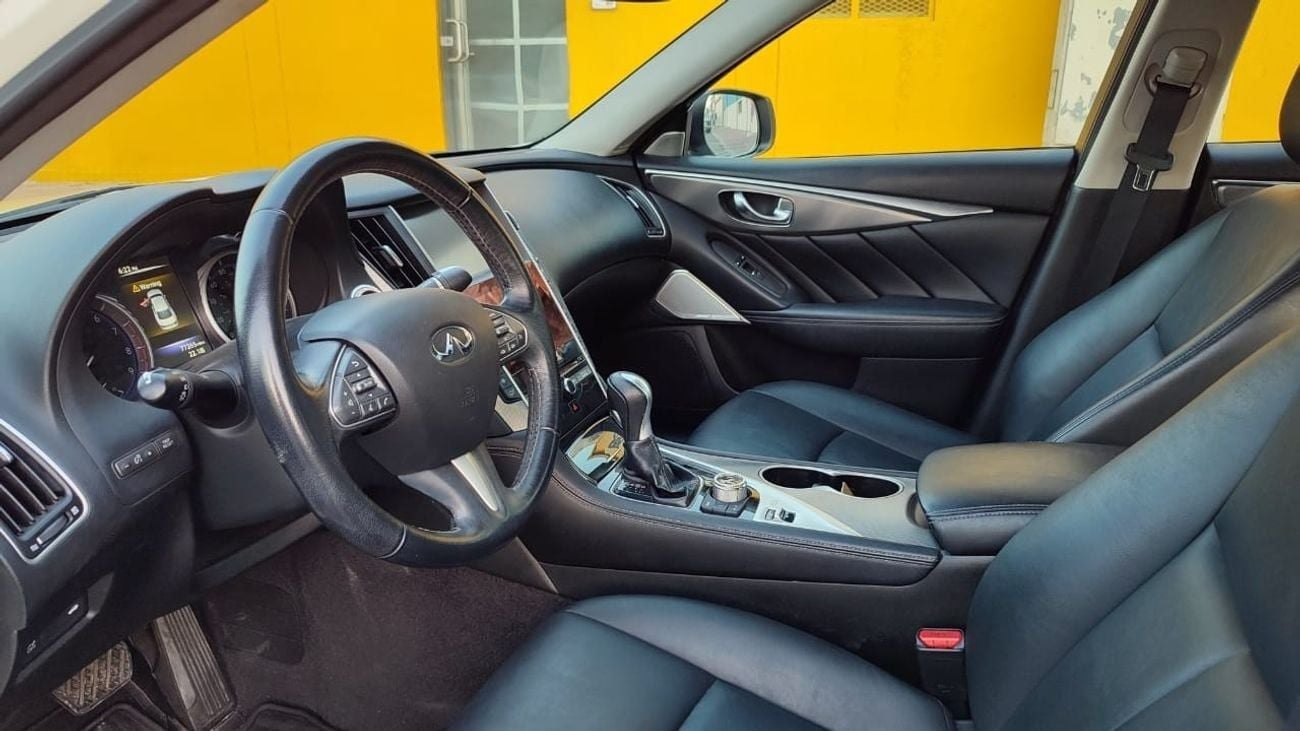 إنفينيتي Q50 Premium 3.0L (300 HP)