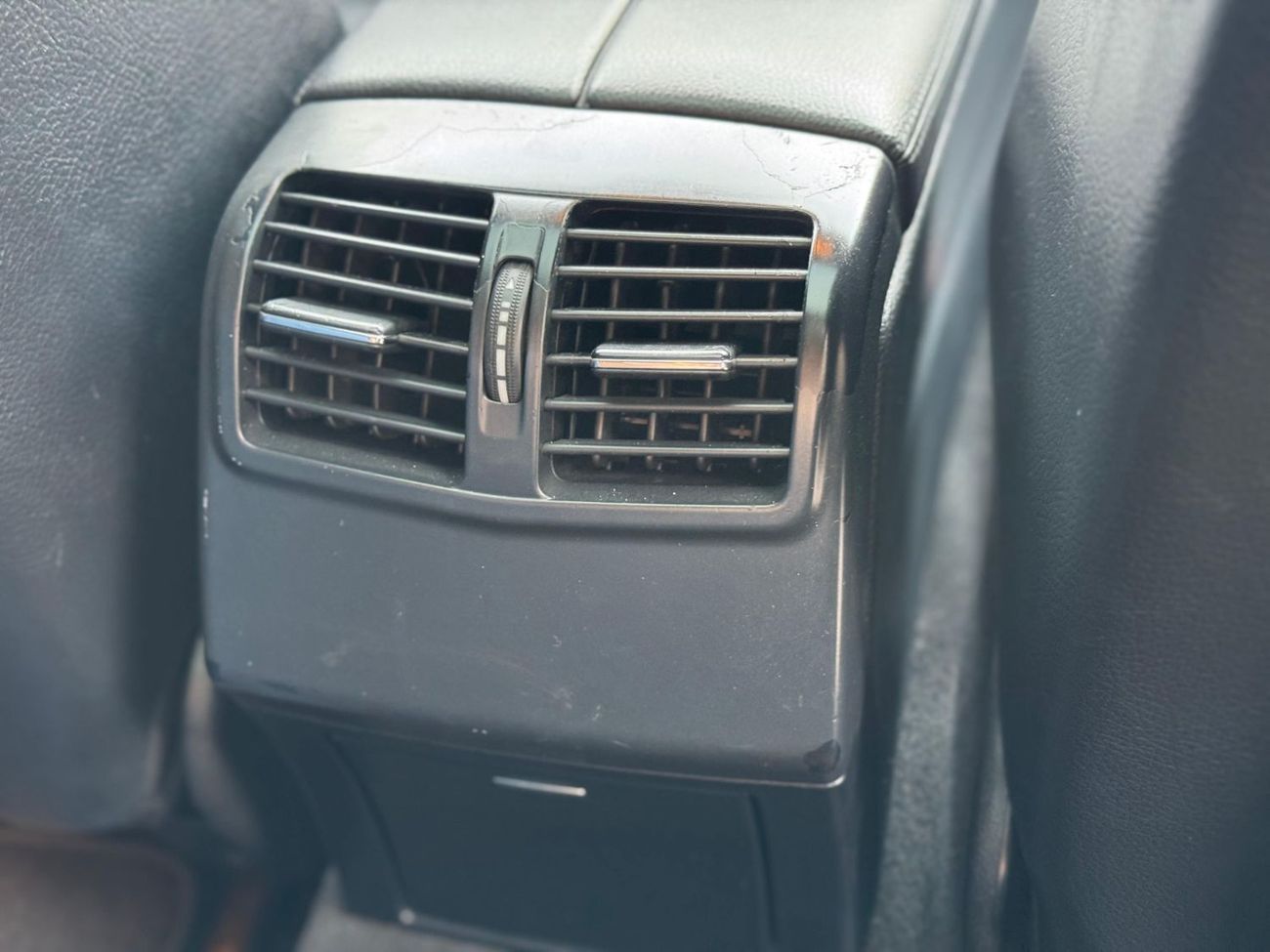 Mercedes-Benz E300 3.0L V6 / FULL OPTION PANORAMIC SUNROOF / KEYLESS ENTRY / KEYLESS START / ENTERED IN SYRIA CUSTOMS F