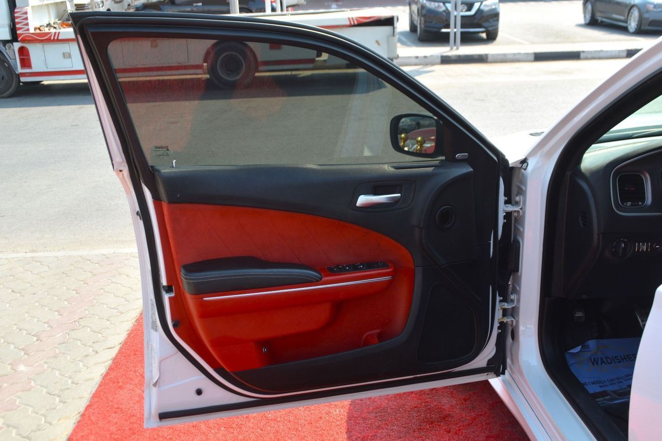 دودج تشارجر R/T Mid 5.7L