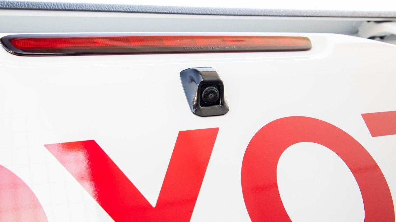 تويوتا هيلوكس GLX 2.7L Double Cab Utility RWD A/T