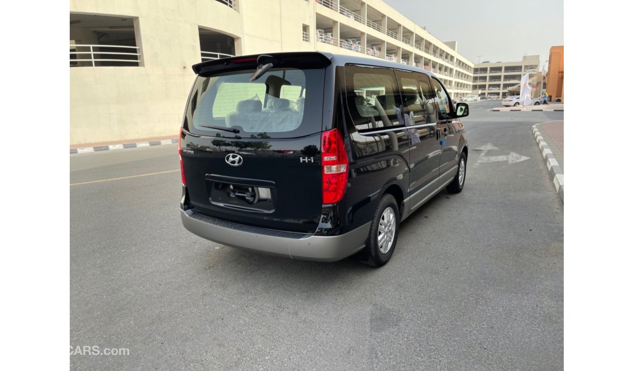 Hyundai H-1 With Sunroof