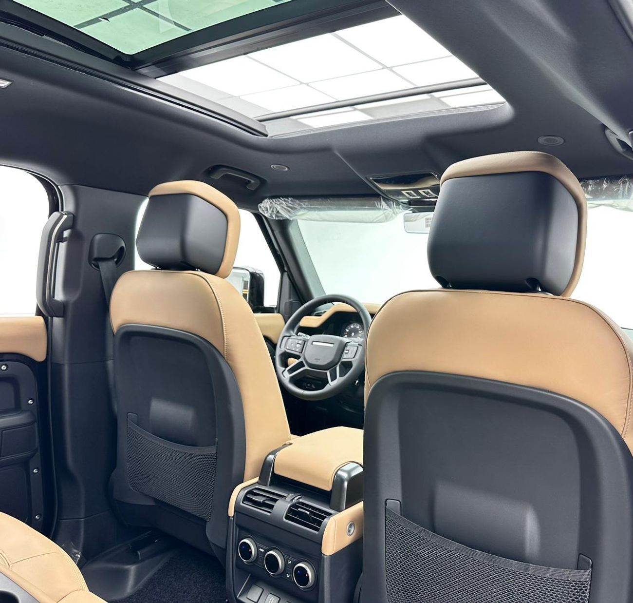 Land Rover Defender 2026 Land Rover Defender 110 HSE X-Dynamic P400, 5 Years Land Rover Warranty, Excellent Condition, G