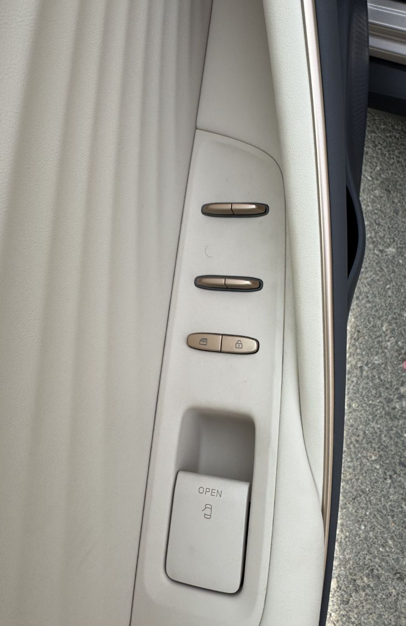 نيسان N6 Nissan N6 180 Max 2025 – Plug-in Hybrid