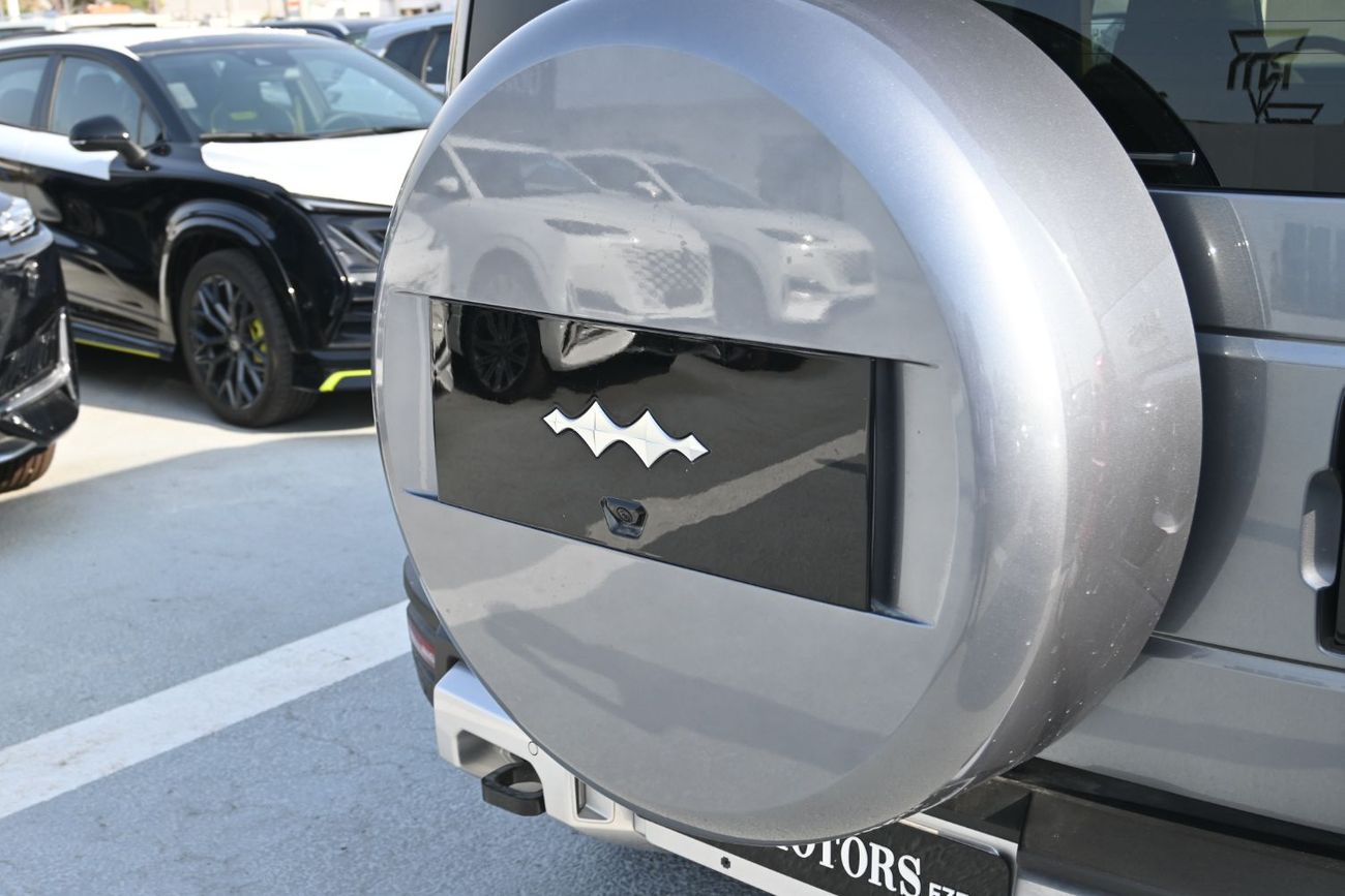 BYD Leopard 5 BYD Leopard 5 Flagship 1.5L Turbo + Plug-In Hybrid Dual Motor Model 2024 Color Grey