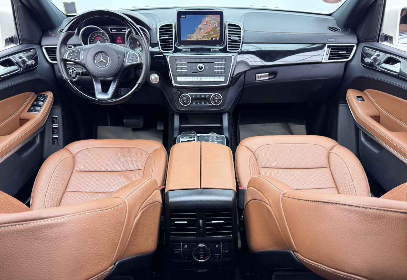 مرسيدس بنز GLS 500 Std 4.7L 2018 Mercedes Benz GLS500 4MATIC, Warranty, Full Service History, 7 Seater, GCC