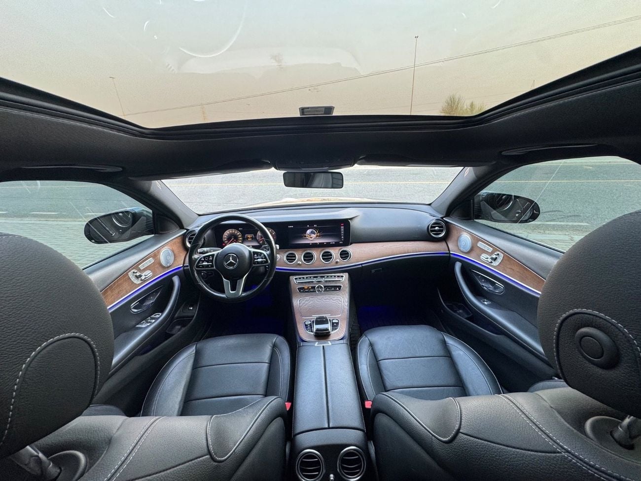 Mercedes Benz E 450 PREMIUM PLUS V6 3.0L TT / BURMESTER SOUND SYSTEMS / 360 CAMERA / AMBIENT LIGTING 64 colors/ RADAR  .../