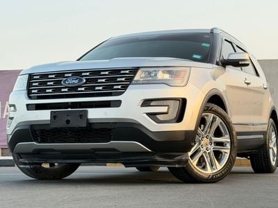 Ford Explorer top-of-the-line model, fully loaded with panoramic