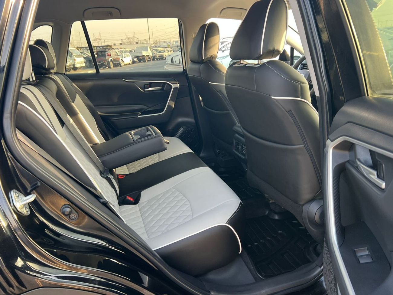 Toyota RAV4 2023 Toyota RAV4, XLE - 2.5L -V4 - 4 Wheel Drive - 4X4 - ELECTRIC  & LEATHER SEATS - PUSH START - Re