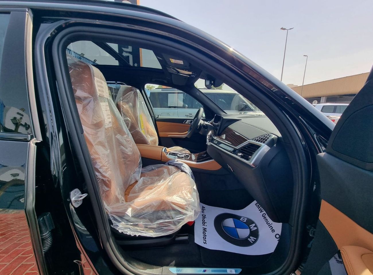 BMW X5 xDrive40i Luxury M Sport Package 3.0L xDrive 40i M Sport Under Warranty & Service 2025 GCC