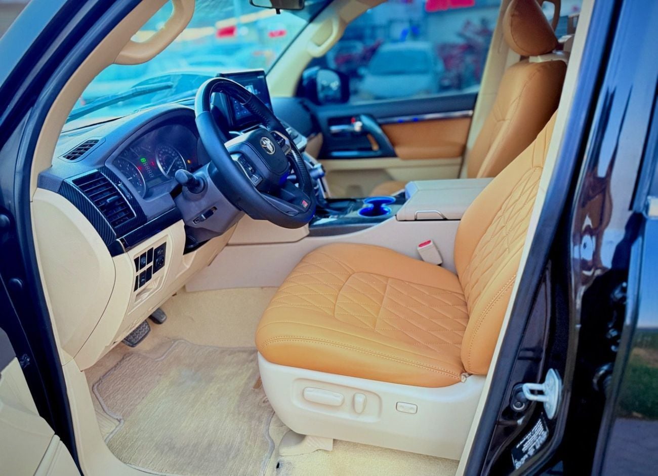 تويوتا لاند كروزر GXR 2019 FACELIFTED 2025 WITH INTERIOR AND EXTERIOR V6 4.0L GCC IN EXCELLENT CONDITION