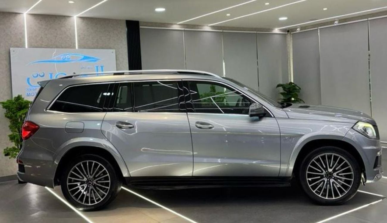 Mercedes-Benz GL 500 Std 4.7L BEAUTIFUL MERCEDES GL500 V8 || TOP RANGE || ACCIDENTS FREE || GCC || 7 SEATS || LIKE NEW