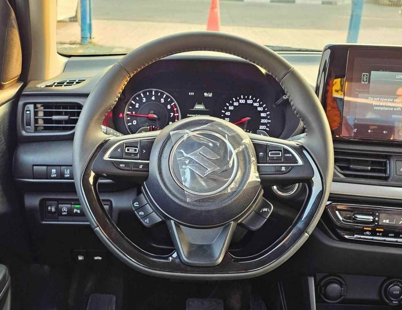سوزوكي سويفت GLX SUZUKI SWIFT GLX HYBRID || RADAR | PETROL AT 1.2L V4 (CODE # SWGLXFOH) GRAY 2026