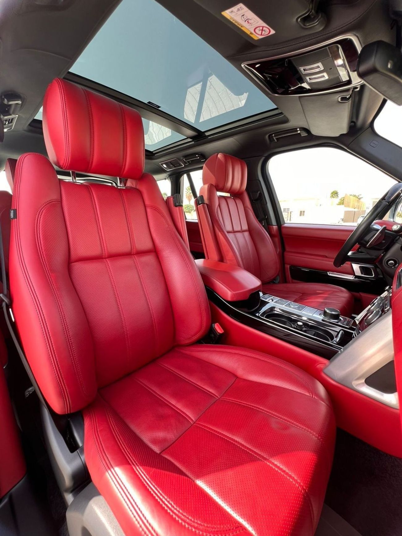 Land Rover Range Rover Range Rover Vogue Autobiography 5.0 L V8 Panoramic  Full option  GCC 2014 96,000 km  Full Service Hi