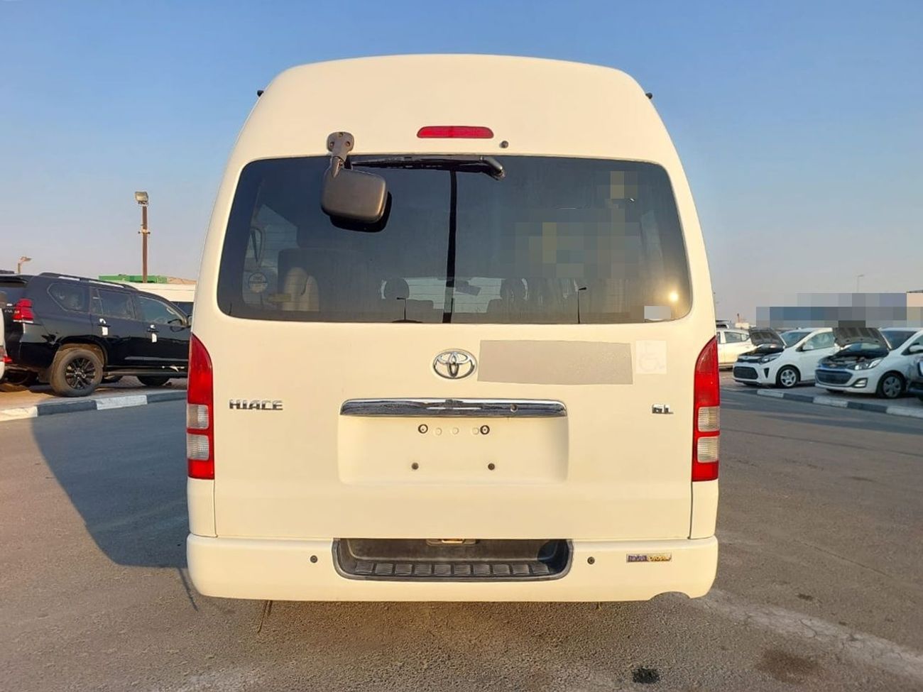 Toyota Hiace TOYOTA HIACE VAN RHD 2011 MODEL 2.7 L PETROL AUTOMATIC(PM08895)