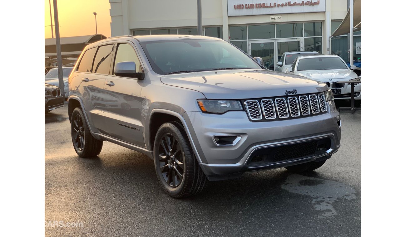 Jeep Grand Cherokee Jeep Grand Cherokee_2018_Excellent_Condihion