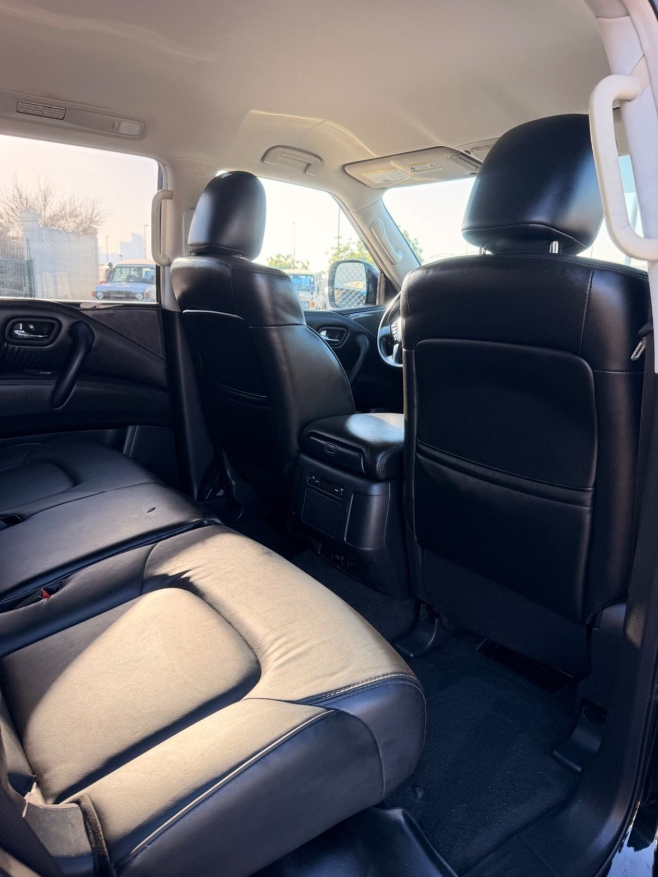 Nissan Armada 4WD SV 2021 5.6L