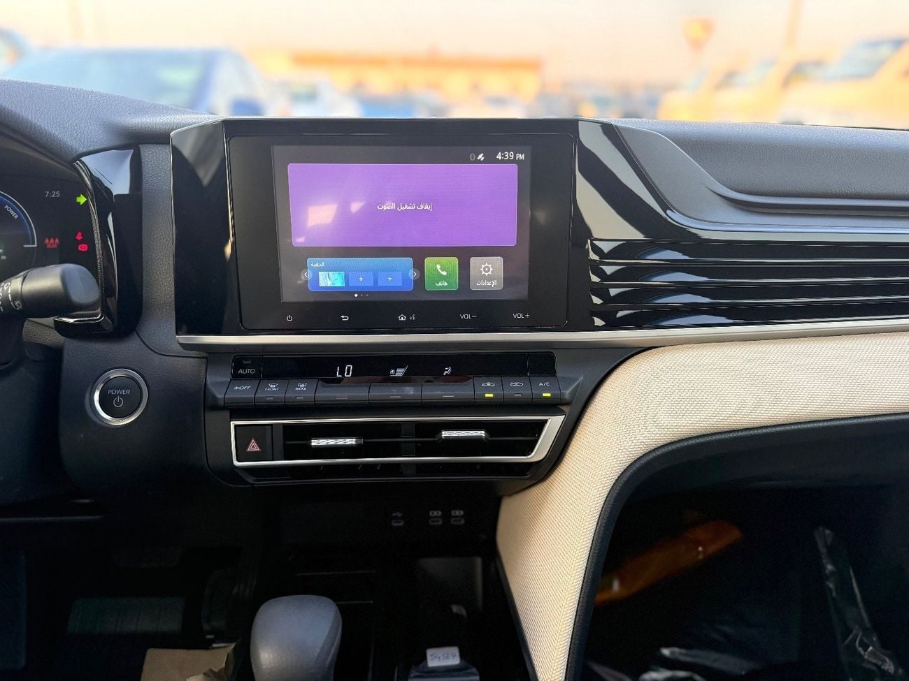 تويوتا كامري XLE 2.5L Hybrid