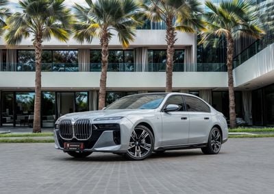 بي أم دبليو 740i M SPORT 740i M Sport | 6,071 P.M | 0% Downpayment | 740i M-Kit | BMW History | Warranty