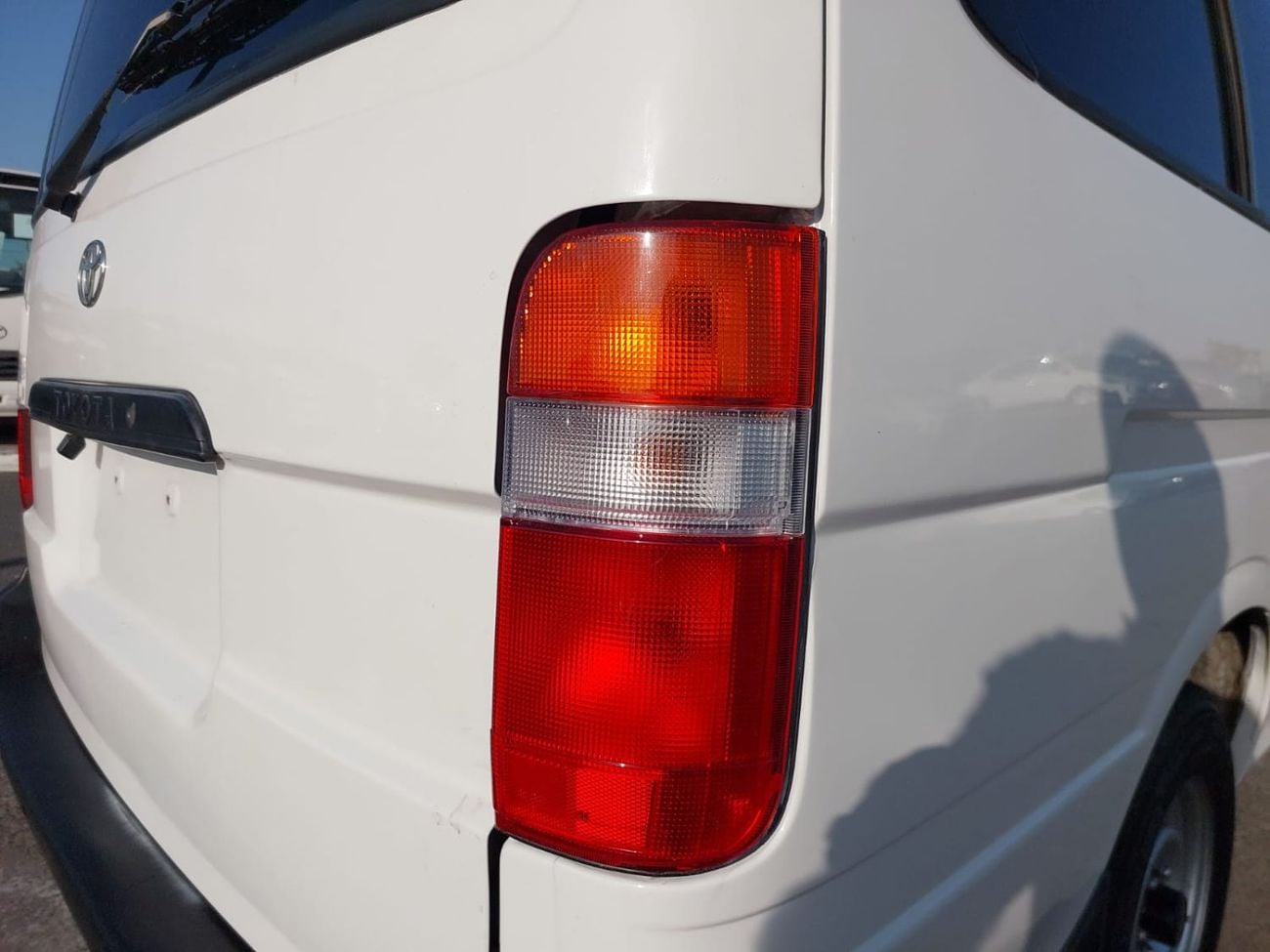 تويوتا هاياس TOYOTA HIACE COMMUTER VAN RHD 2003 MODEL 3.0 L DIESEL MANUAL(PM15151)