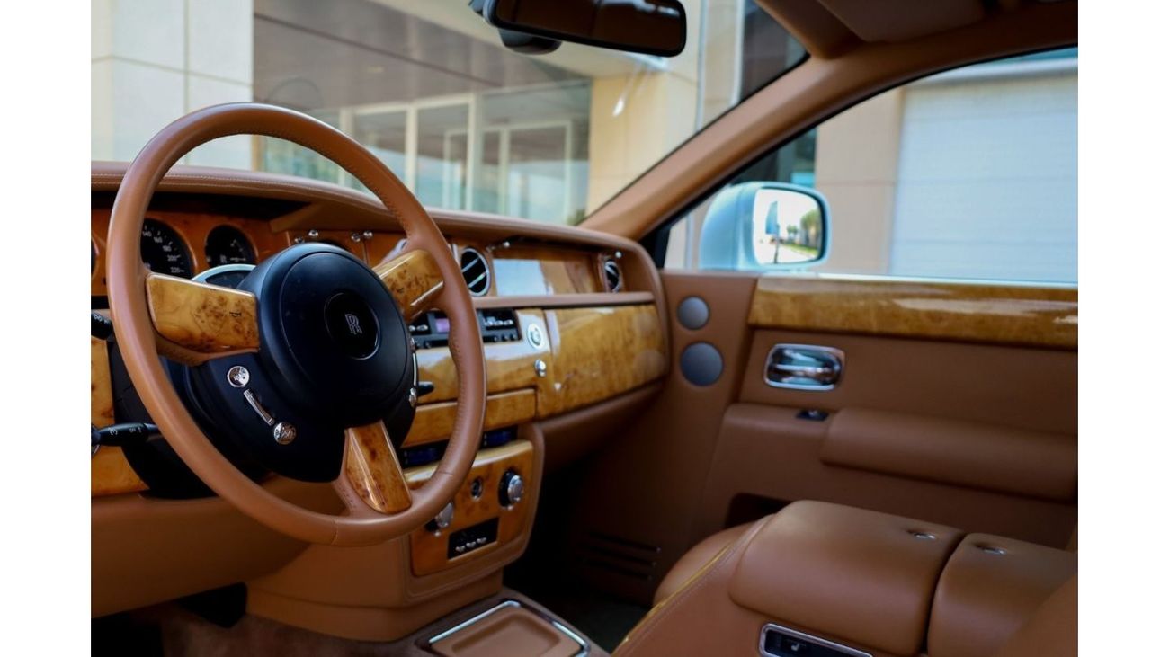 رولز رويس فانتوم Rolls-Royce Phantom 2010 GCC Flood Free.