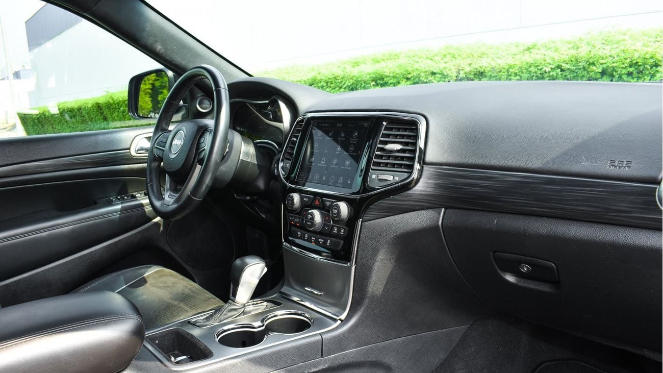 جيب جراند شيروكي 3.6L V6  With SRT Badge