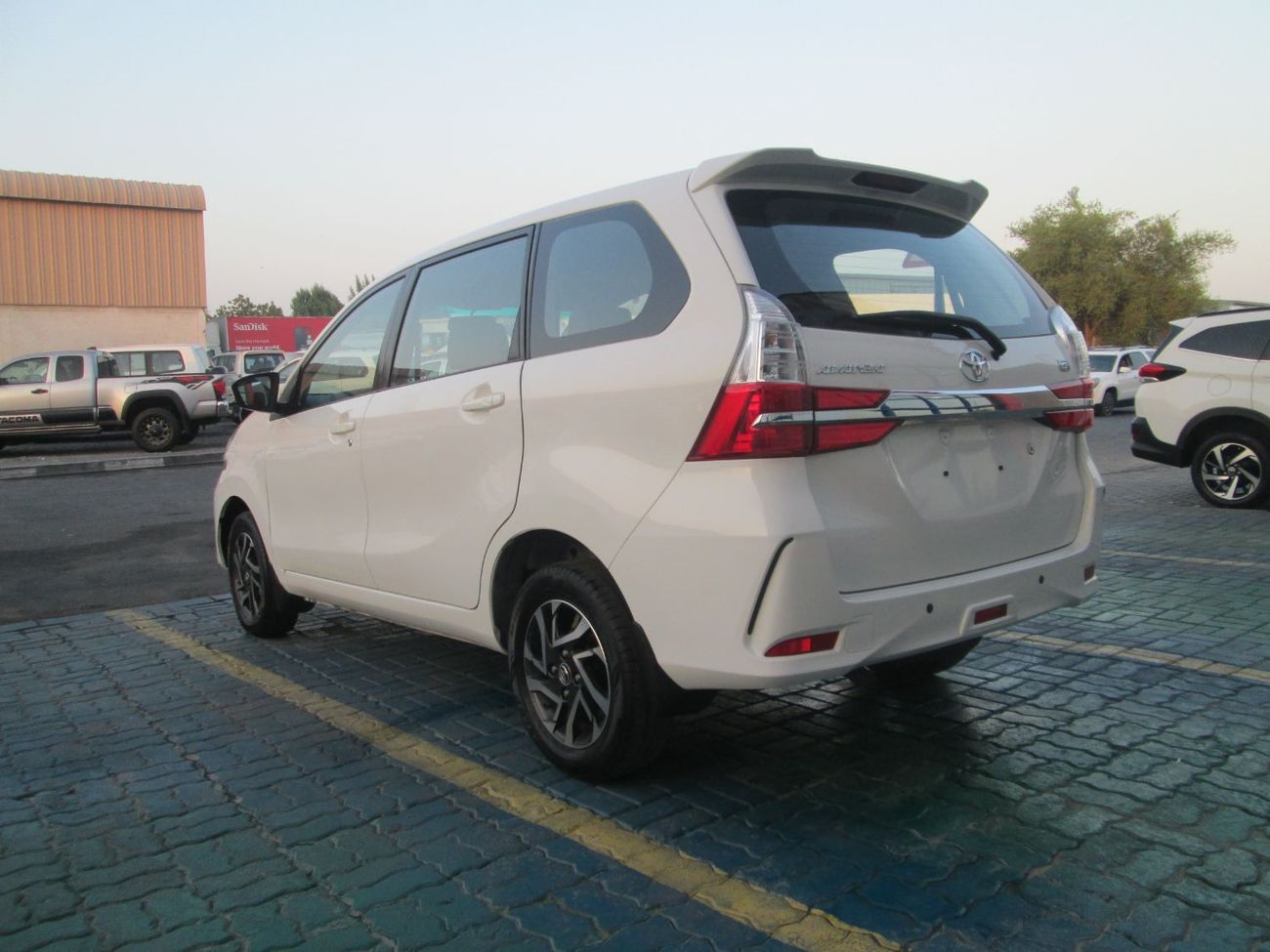 تويوتا أفانزا Standard 1.5L