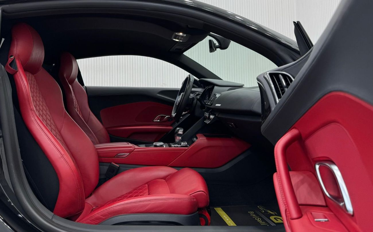 Audi R8 V10 RWD 5.2L (540 HP) 2018 Audi R8 V10, 1 of 999, Warranty, Full Service History, Very Low Kms, Carb