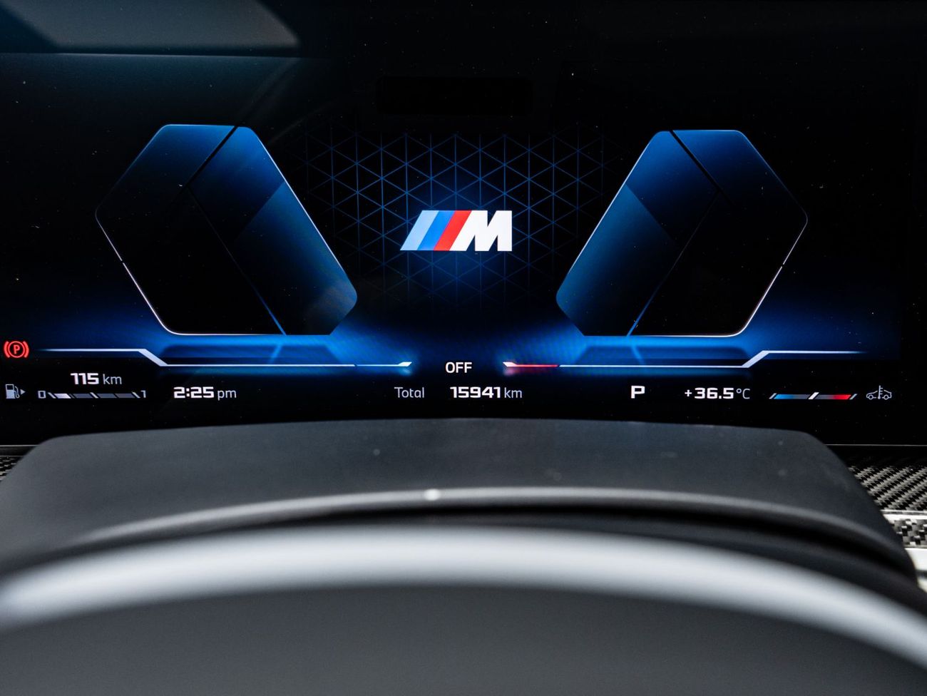 BMW X7 M60i XDRIVE BUY NOW, PAY 2027 | THE BLACKLINE STANDARD | BMW Warranty + Service Contract, GCC, LOW K