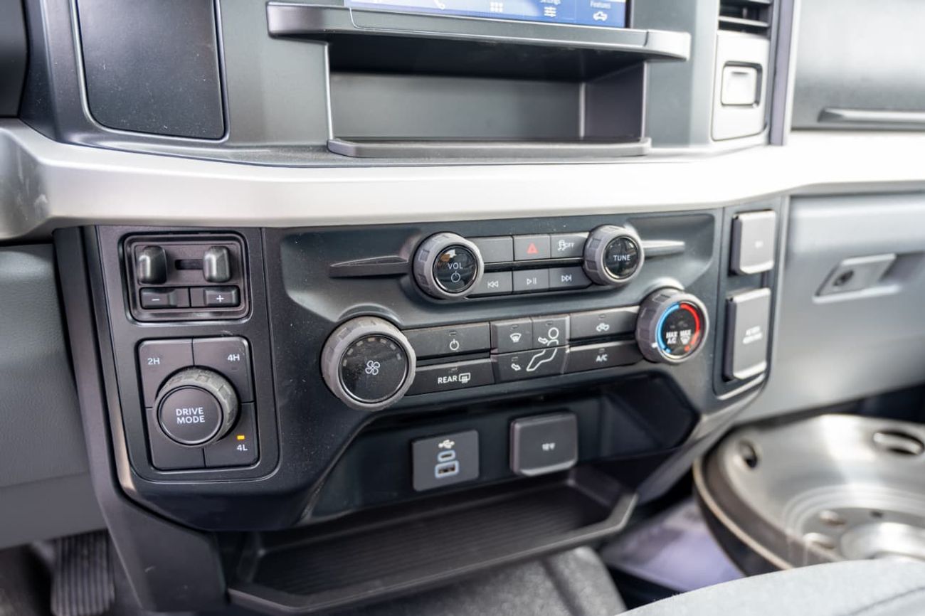 فورد F 550 Super duty XLT | 6.7L Power Stroke V8 Turbo Diesel | 4x4 | Automatic