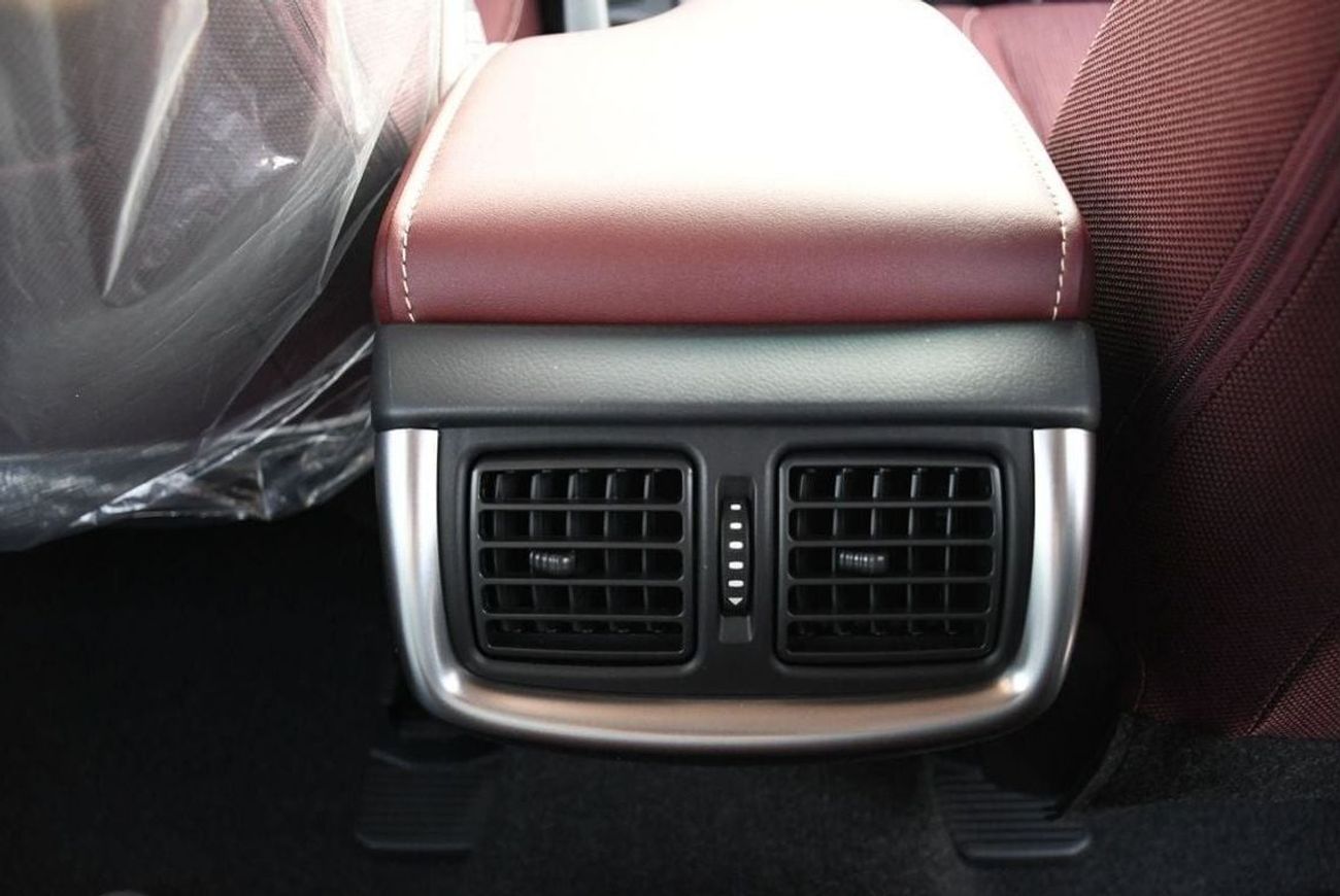 تويوتا هيلوكس 2.7L AUTOMATIC FULL OPTION