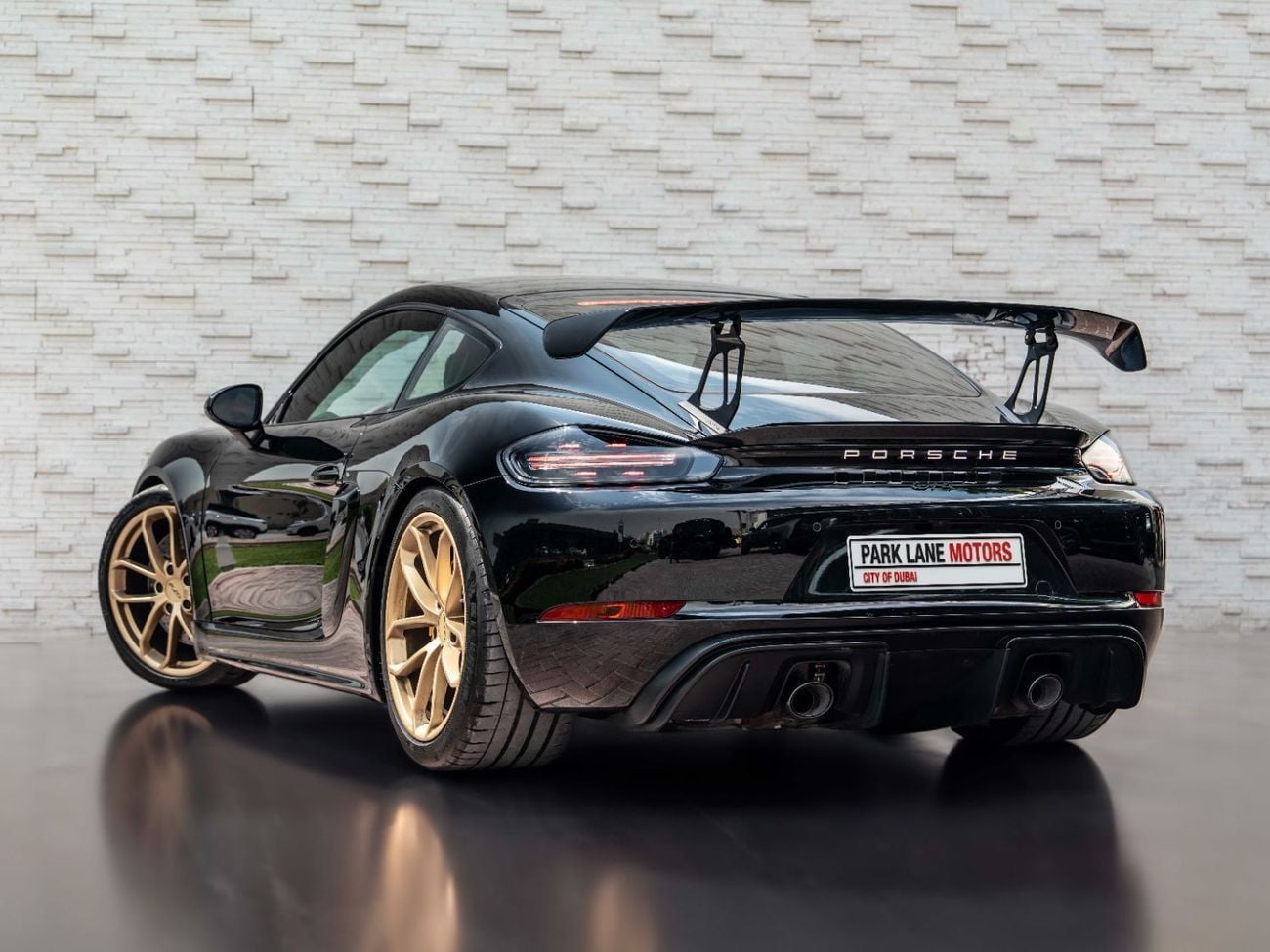 بورش كايمان 718 GT4 4.0L (420 HP) M/T